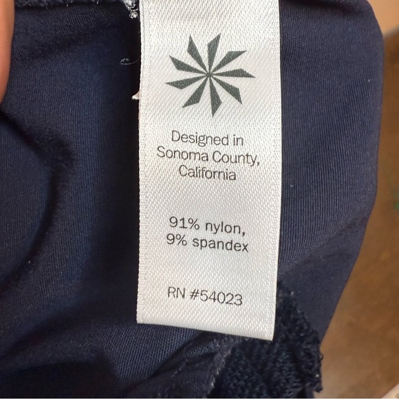 Athleta | Navy Mid-Rise Wicking Athletic Shorts | Sz 10 - Picture 7 of 8